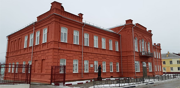 «Подрядчик» отремонтировал белгородский объект культурного наследия – школу в Новом Осколе 